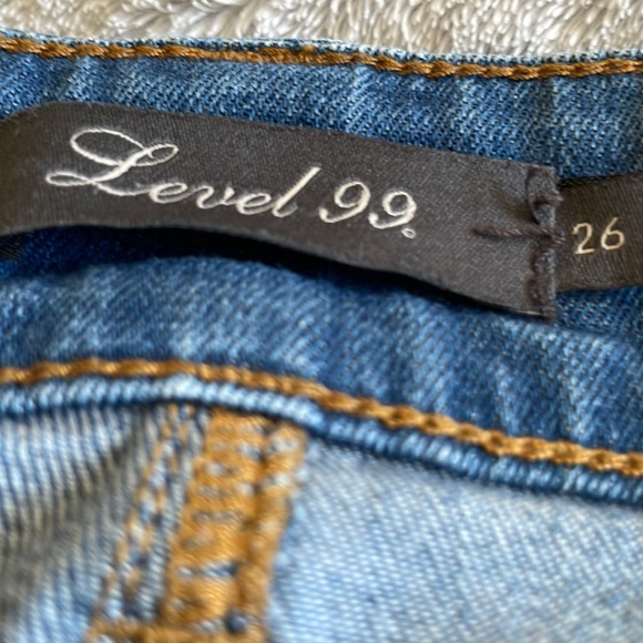 Level 99 Mid Rise Lily Roll-Up Crop Jean - Picture 5 of 11